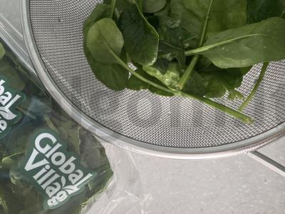 Salotas su špinatais ir korėjietiška morkų salotomis Žingsnis 1