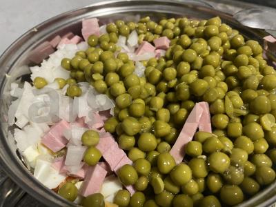 Aštrus olivje su svogūnais ir juodaisiais pipirais Žingsnis 3