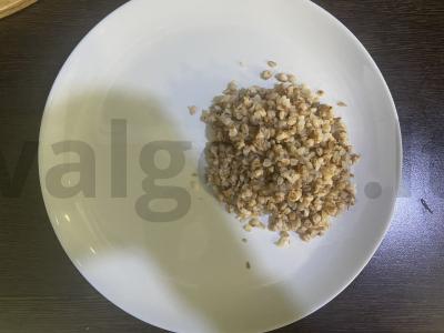 Lengvas pietų patiekalas iš grikių su grybais, fetos sūriu ir daržovėmis Žingsnis 1