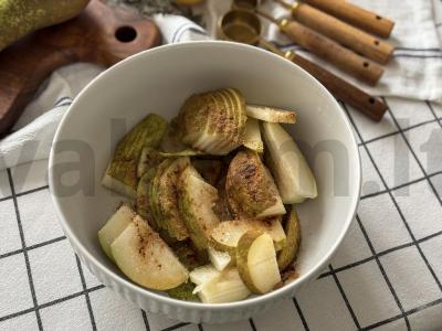 Galetė su prieskonine kriauše ir ledais Žingsnis 4