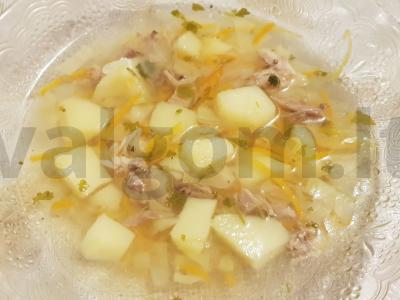 Vištienos šči lėtoje viryklėje pagrindine nuotrauka