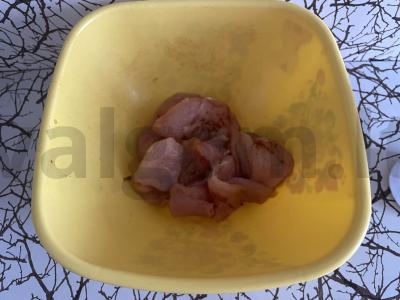 Sultingas burgeris su vištienos filė ir šviežiais daržovėmis Žingsnis 1