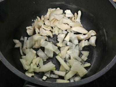 Kibinai su bulvėmis ir pievagrybiais Žingsnis 3