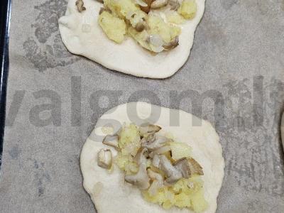 Kibinai su bulvėmis ir pievagrybiais Žingsnis 7