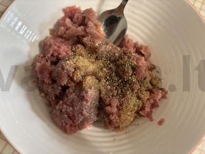 Namų burgeriai su sultingomis kotletomis Žingsnis 4