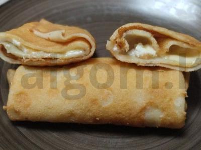 Migdoliniai blynai su grietinėlėmis ir mocarela pagrindine nuotrauka