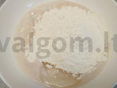 Pampuškos prie šaltibarščių Žingsnis 4