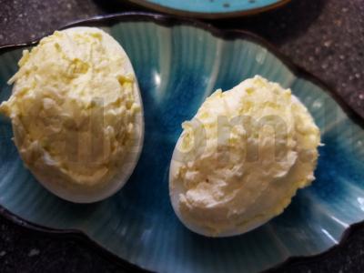 Kiaušiniai su sūriu ir juodąja ikra Žingsnis 4