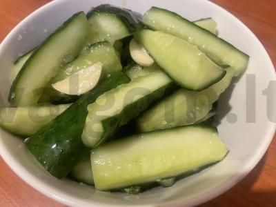 Greiti sūdyti agurkai pagrindine nuotrauka