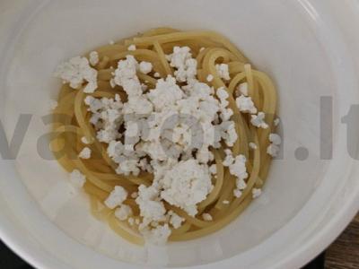 Saldžios spageti su varške ir uogomis Žingsnis 3