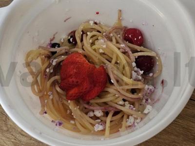 Saldžios spageti su varške ir uogomis Žingsnis 5