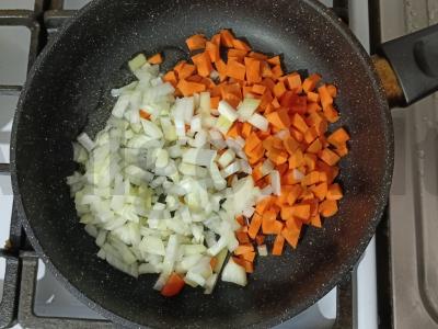 Ryžiai su daržovėmis ir jūros gėrybėmis vakarienei Žingsnis 7