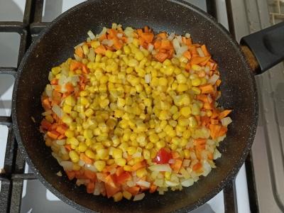 Ryžiai su daržovėmis ir jūros gėrybėmis vakarienei Žingsnis 8