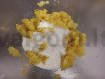 Kepti pyragėliai su bulvėmis ir kefyru Žingsnis 5