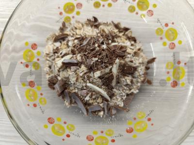 Saldi avižinė košė su braškėmis ir šokoladu Žingsnis 1