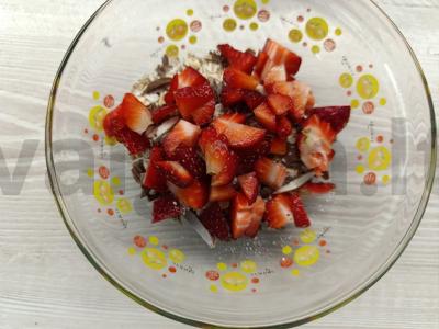 Saldi avižinė košė su braškėmis ir šokoladu Žingsnis 2