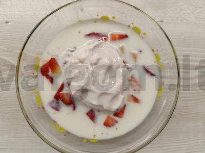 Saldi avižinė košė su braškėmis ir šokoladu Žingsnis 4