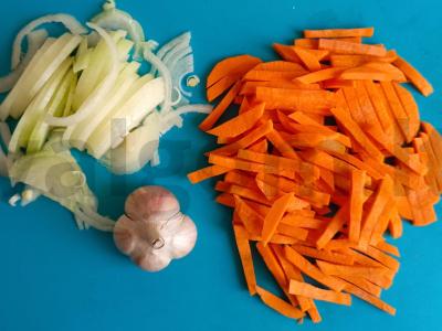 Troškinta vištienos šlaunelė Žingsnis 1