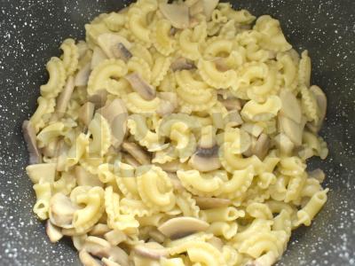 Makaronai su bekonu ir grybais Žingsnis 3