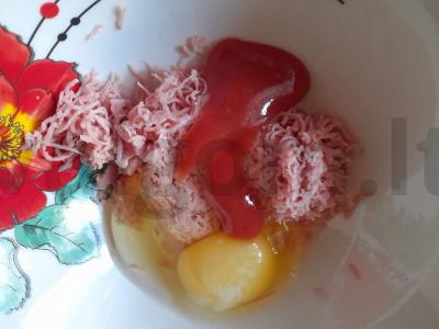 Karštas sumuštinis su kiaušiniu ir dešrele Žingsnis 3