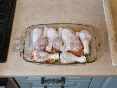 Vištienos blauzdelės, keptos su daržovių mišiniu Žingsnis 5