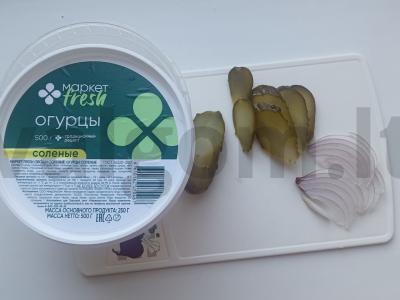 Burgeris su kiaulienos šniceliu ir marinuotu agurku Žingsnis 4