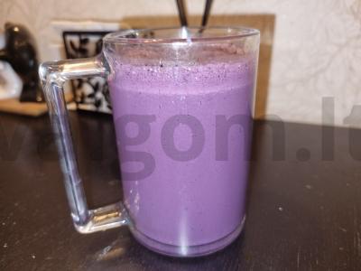 Pieno kokteilis „Mėlynių“ pagrindine nuotrauka