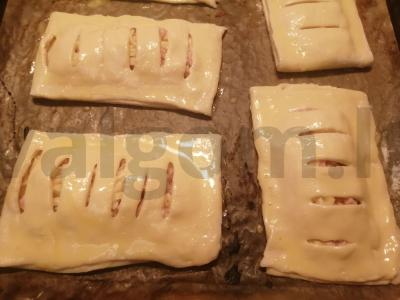 Sluoksniuota tešla su kumpiu ir sūriu Žingsnis 8