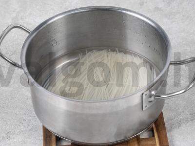 Kinietiški ryžių makaronai su daržovėmis Žingsnis 4