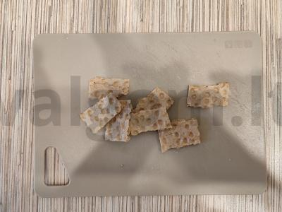 Obuolių smoothie su kefyru, medumi ir ruginių krekerių Žingsnis 2