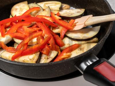 Grikių košė su daržovėmis keptuvėje Žingsnis 6