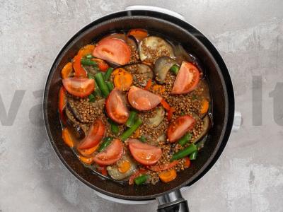 Grikių košė su daržovėmis keptuvėje Žingsnis 9