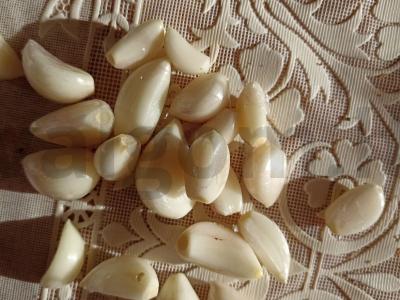 Kiauliena ant kaulo česnakinėje marinate Žingsnis 1