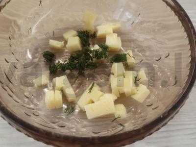 Bulvės su varškės sūriu, krapais ir sūriu Žingsnis 2