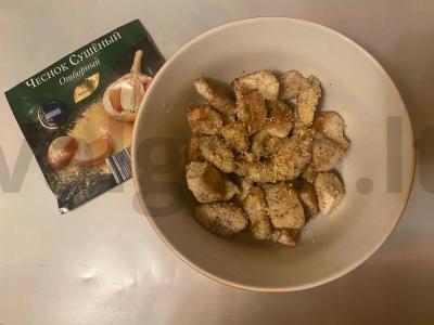 Salotas „Dobro“ su kalakutiena, kiaušiniu ir Pekino kopūstu Žingsnis 7