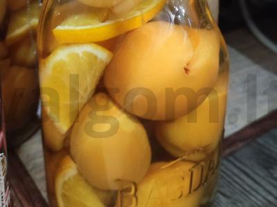 Kompotas žiemai iš abrikosų ir apelsinų pagrindine nuotrauka