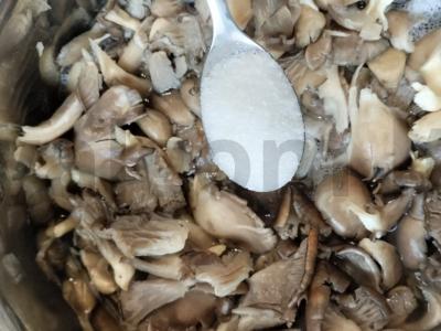 Aštrūs pievagrybiai su pikantišku skoniu Žingsnis 3