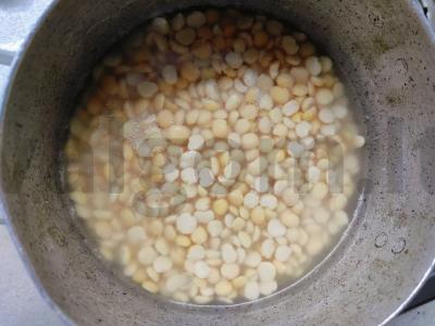 Žirnių sriuba su rūkytais šonkauliais pietums Žingsnis 1