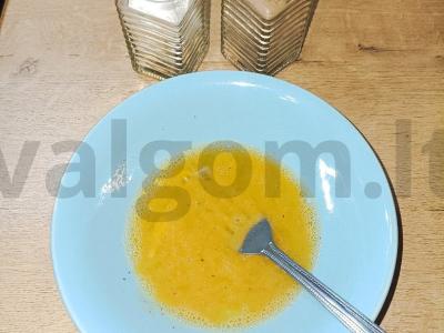 Kiaušinienė ant lavašo Žingsnis 2