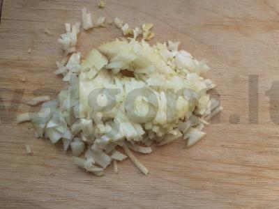 Namų pica su dešrelėmis Žingsnis 2