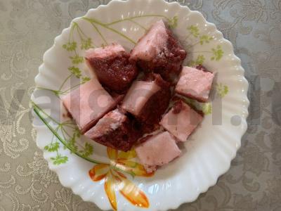 Puikus braškių-jogurto desertas pagrindine nuotrauka