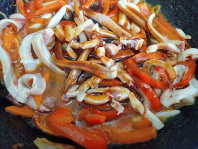 Grikių makaronai su kalmarais ir daržovėmis Žingsnis 5