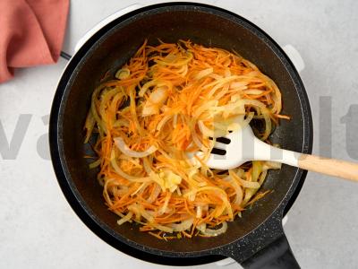 Troškintos vištienos kakleliai Žingsnis 3