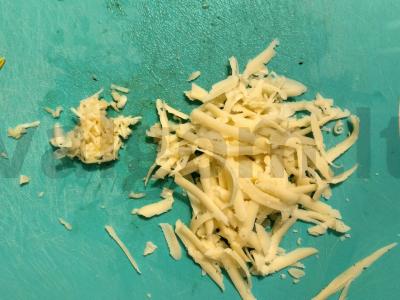 Lengvas salotas su rukola, kiaušiniais ir agurkais Žingsnis 2