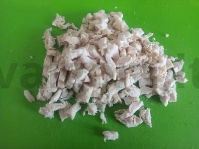 Užkandis ant traškučių su rūkytomis vištienos, morkomis ir sūriu Žingsnis 2