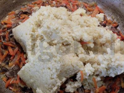 Skaniausia vegetariška grikių košė su grybais Žingsnis 4