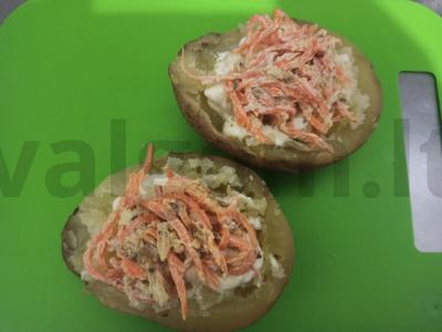 Bulvės su korėjietiška morkų salotomis Žingsnis 5