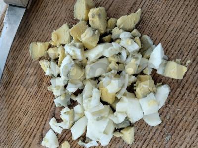 Naudingas sumuštinis su žuvimi ir kiaušiniu pusryčiams Žingsnis 1