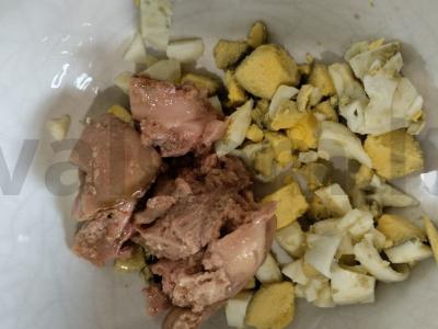 Naudingas sumuštinis su žuvimi ir kiaušiniu pusryčiams Žingsnis 2