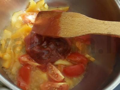 Įdaryti pipirai daržovių padaže Žingsnis 2